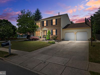 2 S Mars Ct, Sewell, NJ, 08080