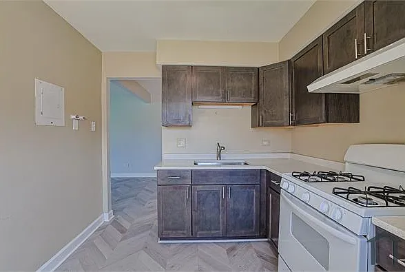 673 E Fullerton Ave #105 — Photo 2