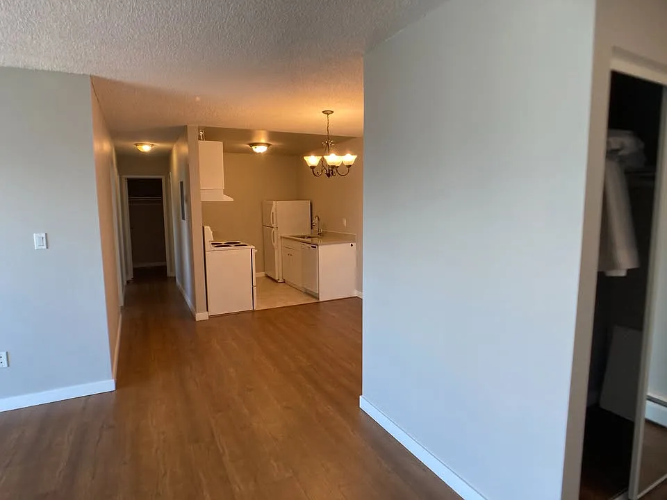 7240 Lindsay Rd — Photo 4