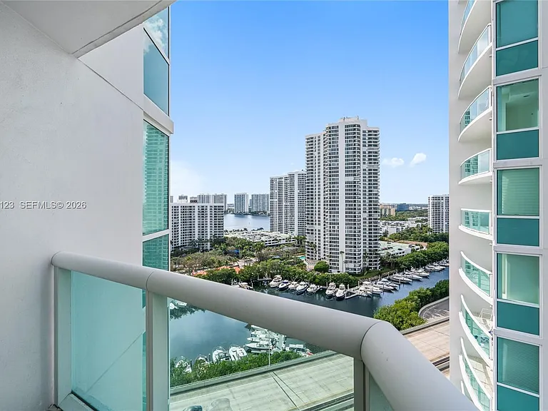 19400 Turnberry Way #1731 — Photo 31