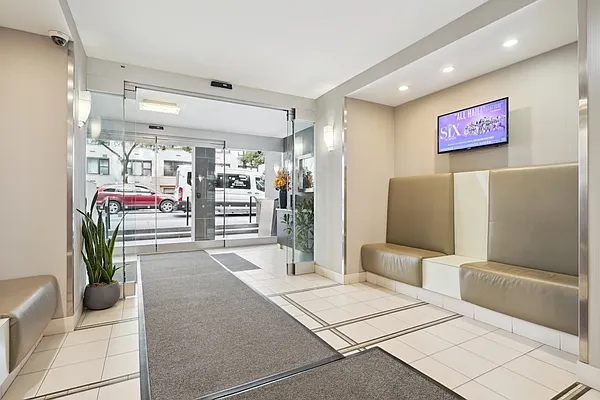 Rented by Greystar | media 22