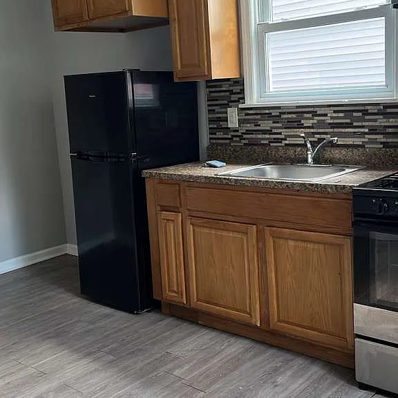 87 Schuyler Ave #1 — Photo 6
