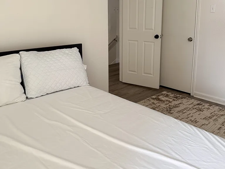 Sandpiper Dr — Photo 2
