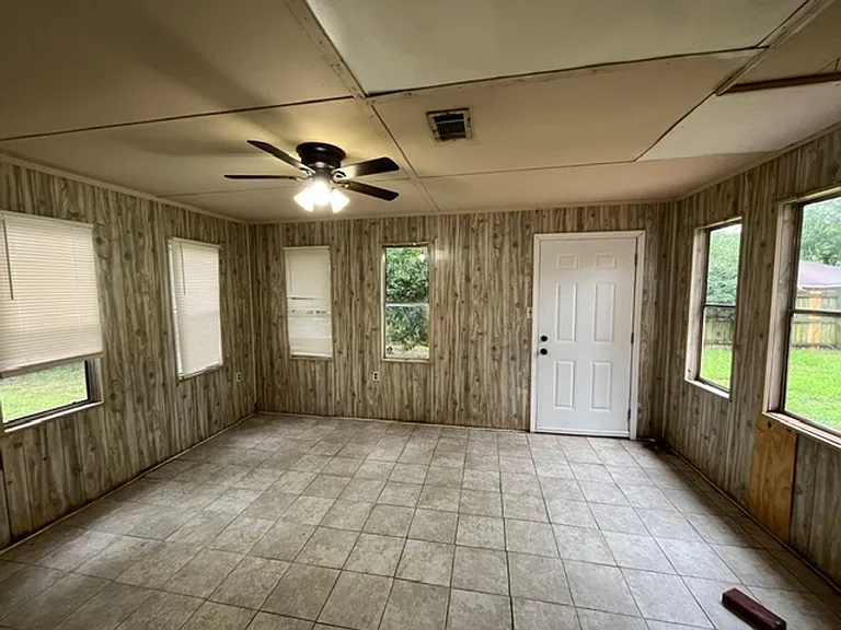 5751 Chapel Hill Dr — Photo 8