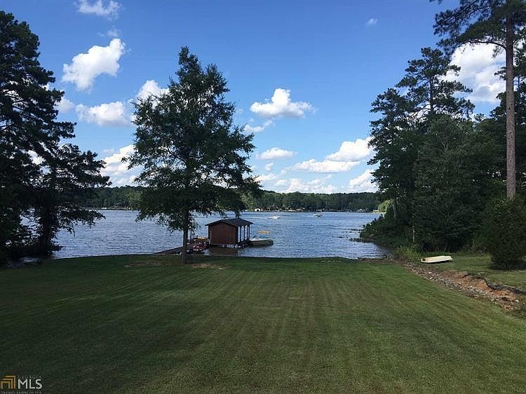 2nd image of 157 SE Pinewood Dr