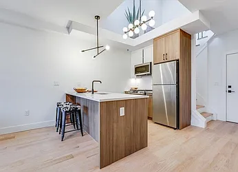 10 Brinkerhoff Street #303