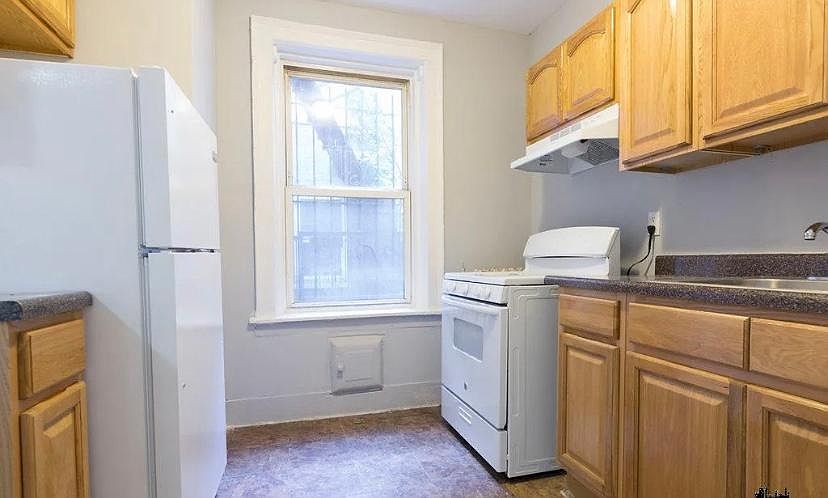 2nd image of 102 Treacy Ave Floor 2
