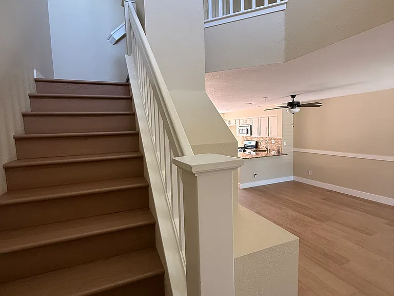 1010 E Chestnut St — Photo 19