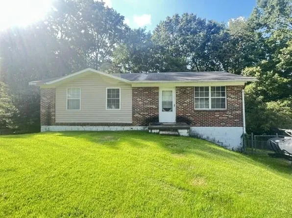 305 Woodbridge Rd, Oak Hill, WV 25901