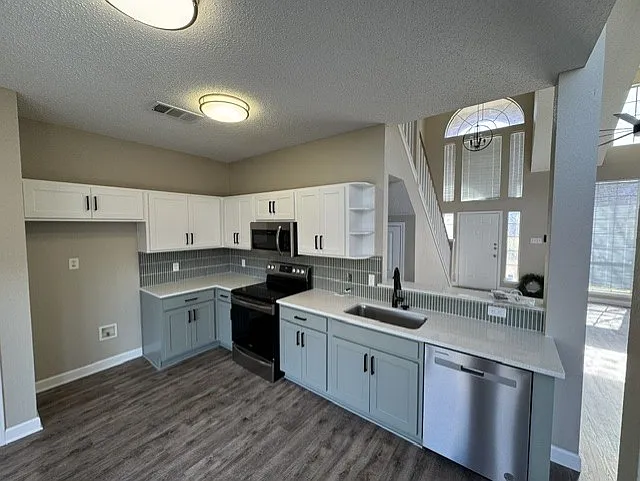 133 Bowie Dr — Photo 4