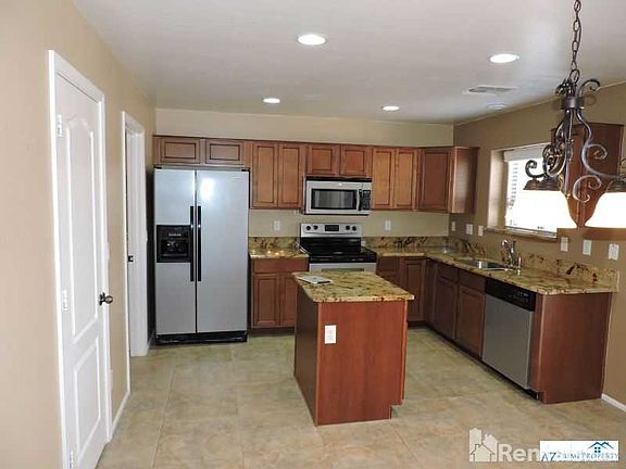 4th image of 1284 W Hereford Dr