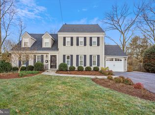 4 Atwell Ct, Rockville, MD