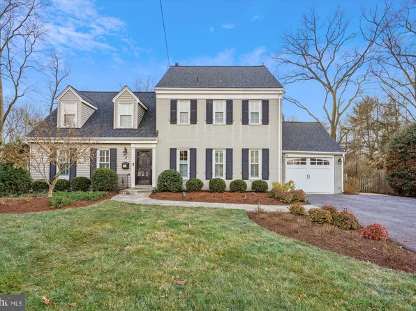 4 Atwell Ct, Rockville, MD 20854