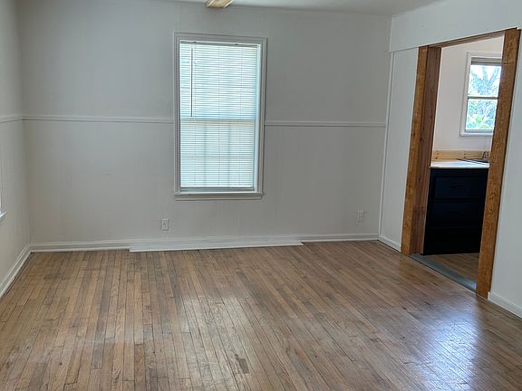 4th image of 912 N 3rd St