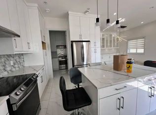 1052 E 50th Ave #1A, Vancouver, BC V5X 1B8