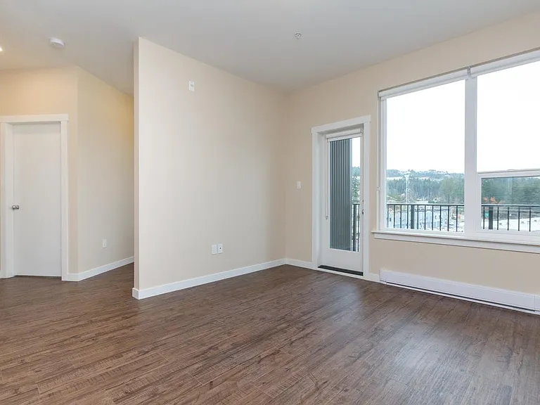1085 Goldstream Ave — Photo 22