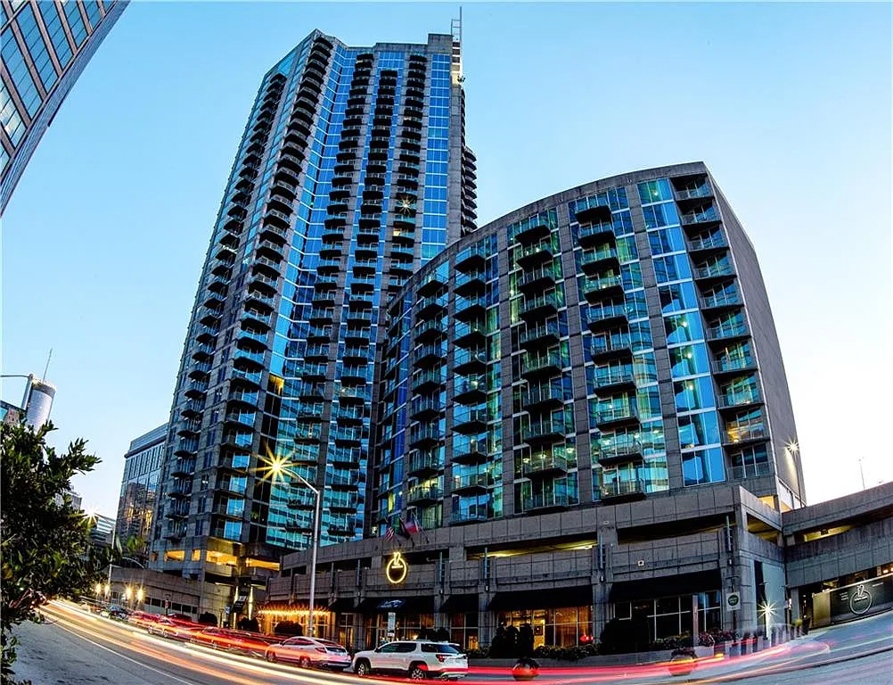 2 bed, 2.0 bath, 1075 sqft, $2,695 — Photo 1