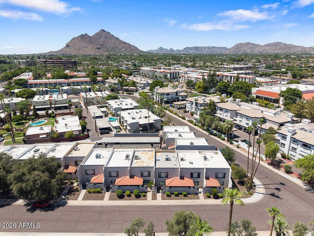 2 bed, 2.5 bath, 1591 sqft, $6,000 — Photo 3