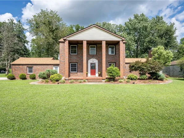 15 Forest Drive, Jeffersonville, IN 47130