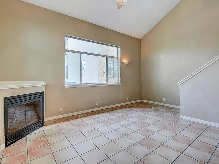 2405 Leon St #201 — Photo 9