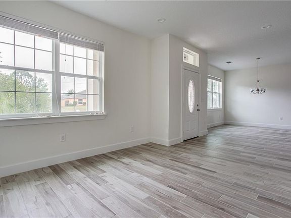 3rd image of 1582 O'Hara St