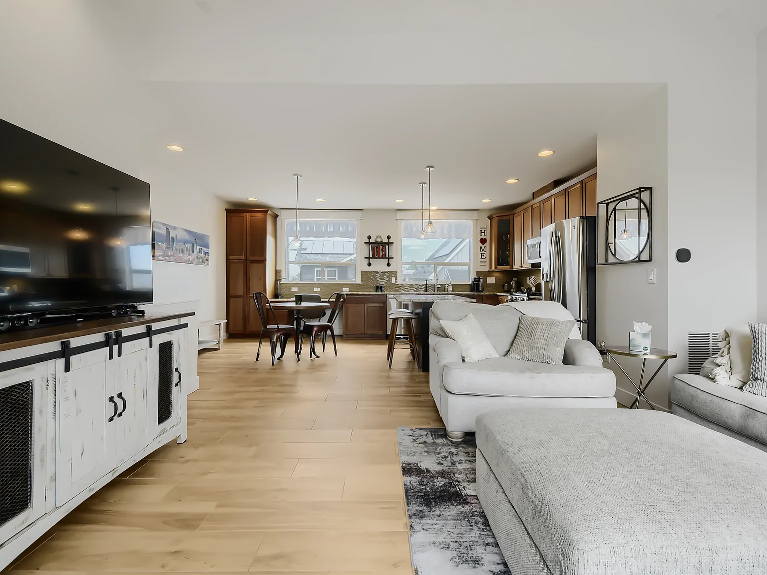 2 bed, 2.5 bath, 1383 sqft, $3,195 — Photo 1