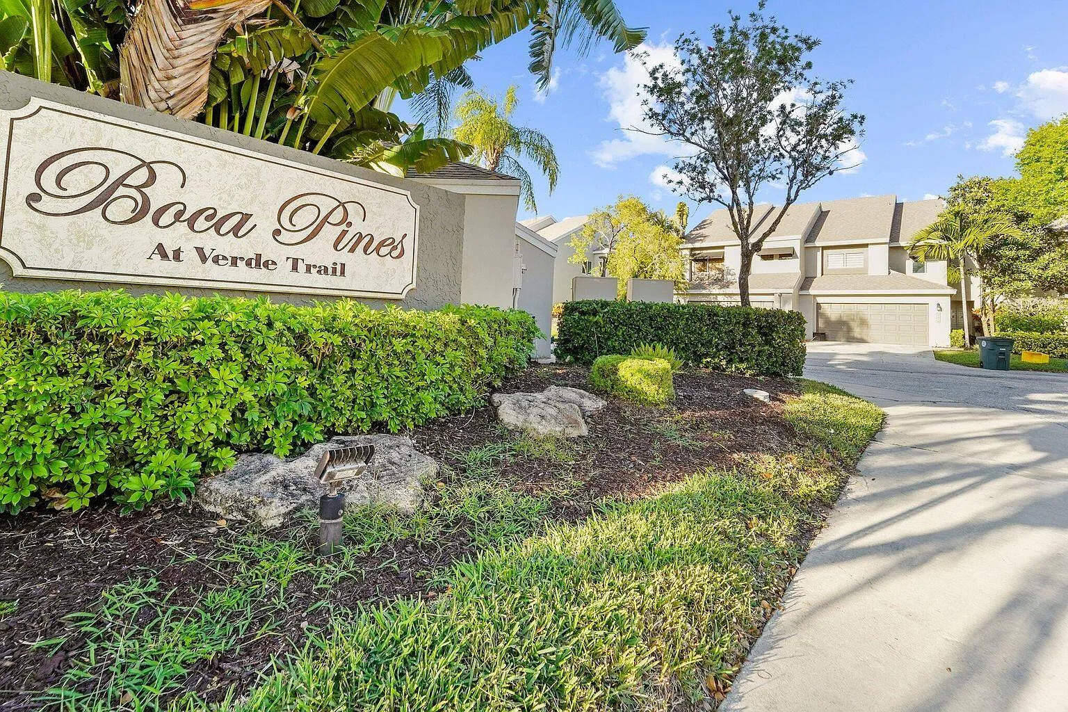 3 bed, 2.5 bath, 2036 sqft, $3,950 — Photo 2