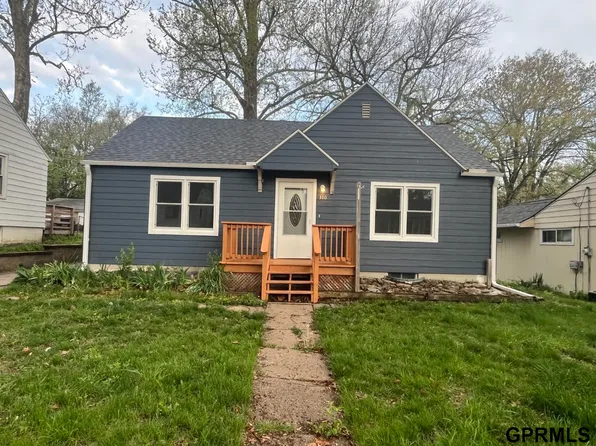 310 Hillcrest Dr, Plattsmouth, NE 68048