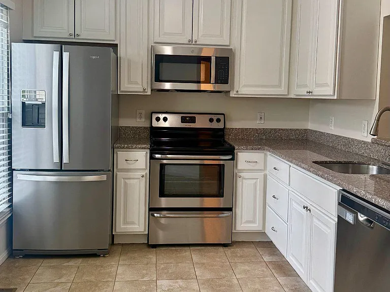 2202 Commissary Cir #208 — Photo 11