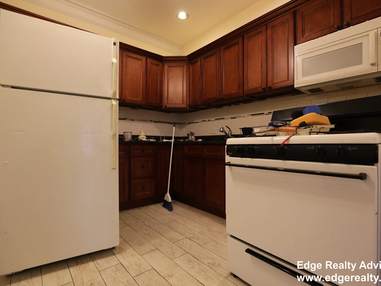 4 bed, 2.0 bath, $4,200 — Photo 2