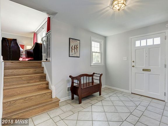 5th image of 6031 Chatsworth Ln