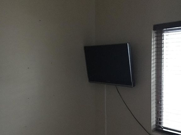 3rd image of 118 Antilla Ave APT 2