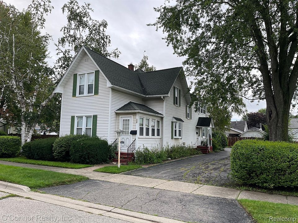 1st image of 134 N 6th St