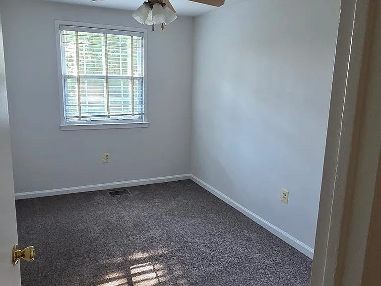 Longview — Photo 118