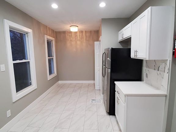 5th image of 23 Burnet St