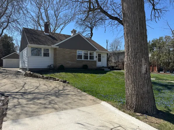 623 E Highland Ave, Villa Park, IL 60181