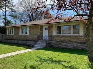 2 Sevenoaks Ave, Toronto, ON M8Z3P7