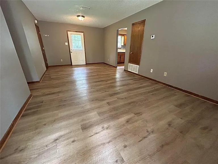 8130 Center St — Photo 3