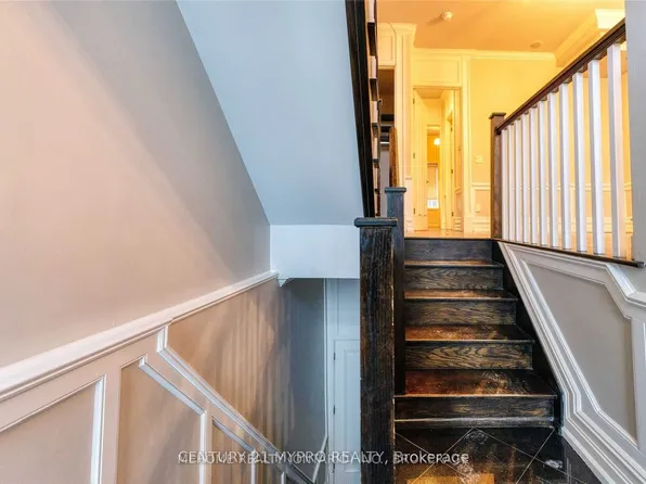 280 Spadina Rd, Toronto, ON M5R 2V4