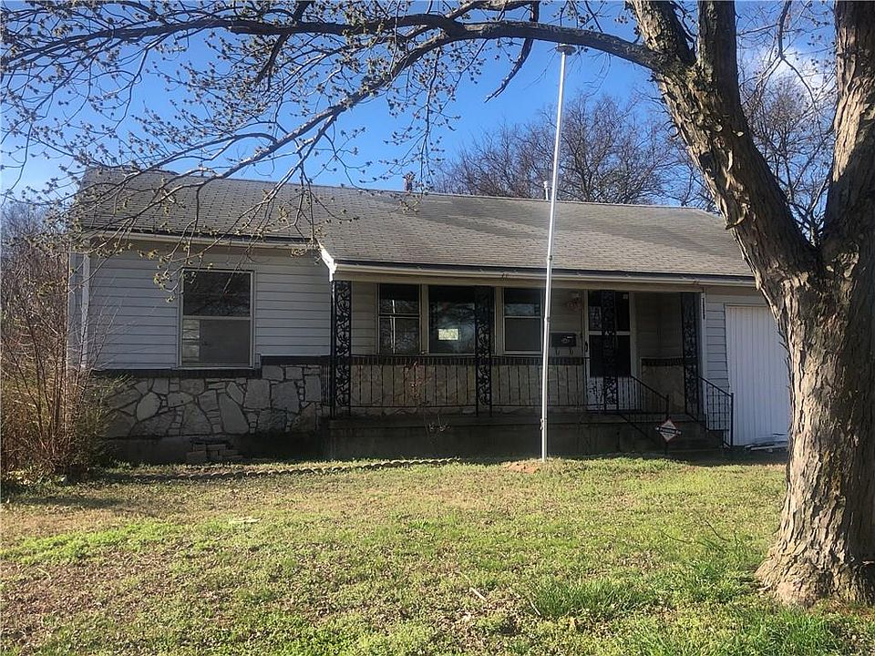1st image of 3800 SE 26th St