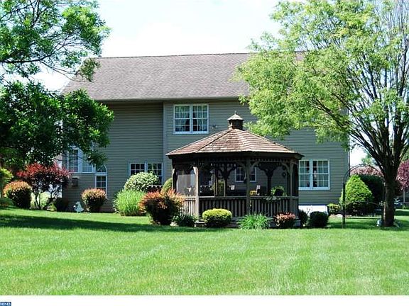 5th image of 108 Tamarack Blvd