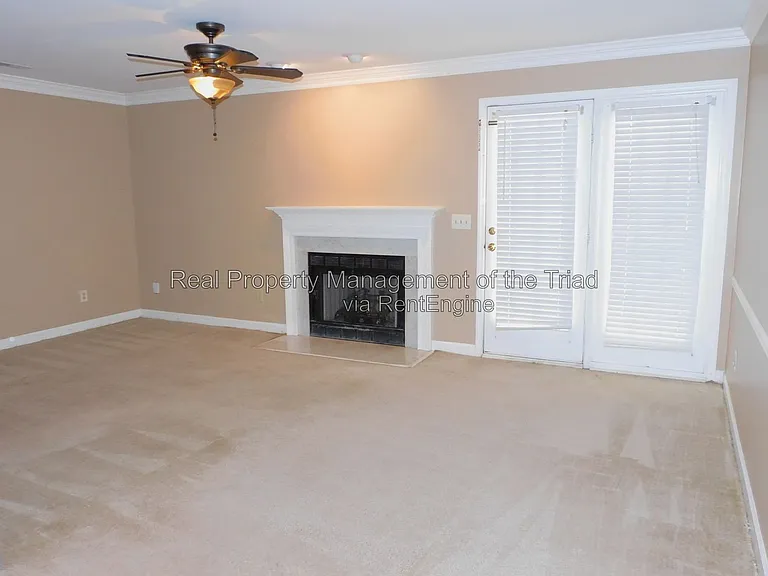 12 Cedar Knoll Dr — Photo 2