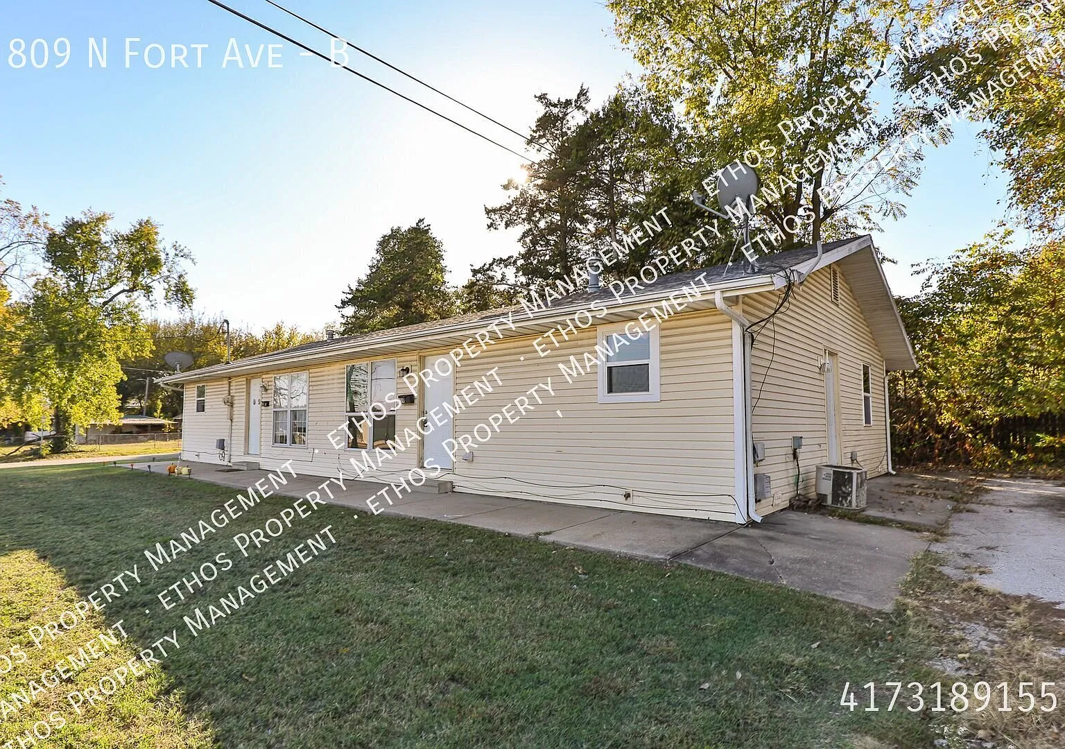 Available now! 2 bed/1bath duplex near Chestnut Expressway — Photo 1