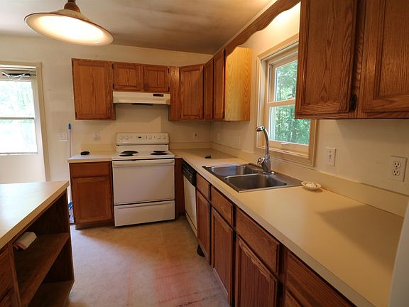 5th image of 623 Gilmore Pond Road