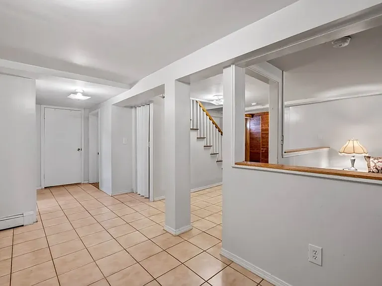 33 Derby Rd #B — Photo 3