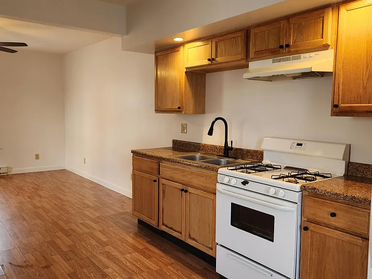230 Scott Ave #A — Photo 3