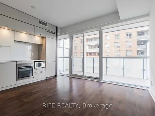 15 Grenville St, Toronto, ON