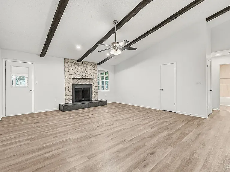 910 Whisperwood Ln S — Photo 11