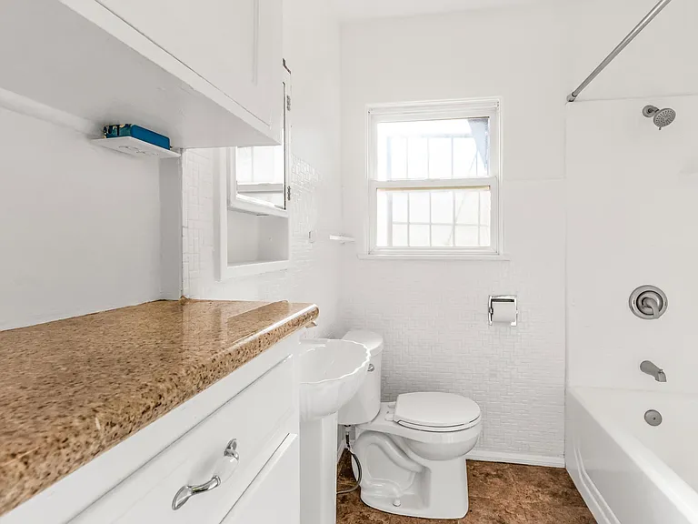 2235 Polk Ave — Photo 21