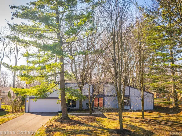 28203 Bellcrest St, Farmington Hills, MI 48334